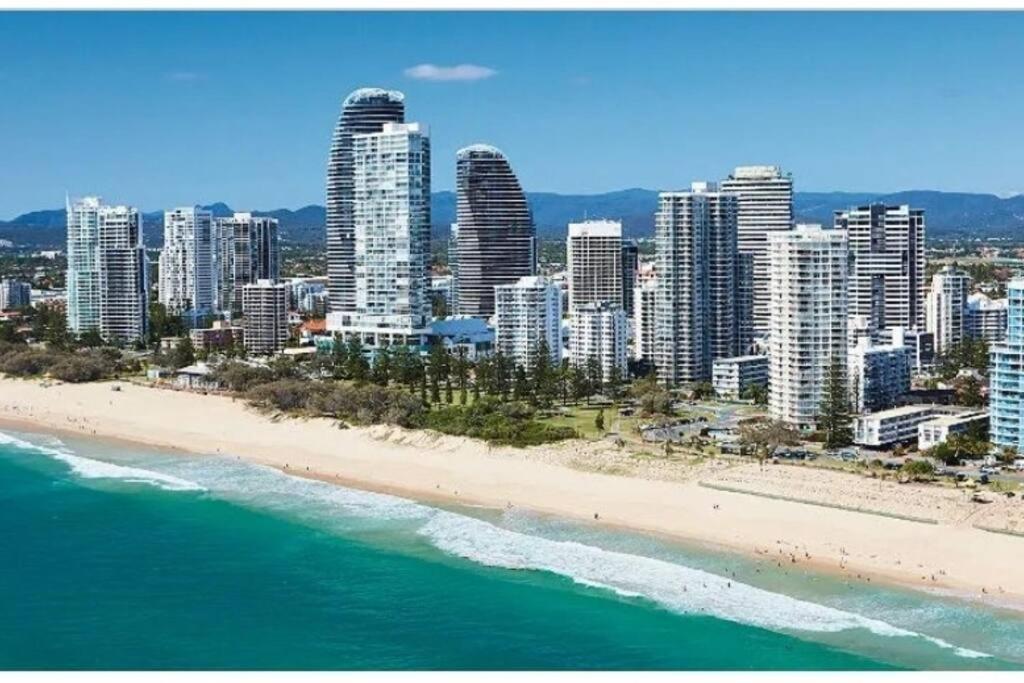 Broadbeach Victoria Square *